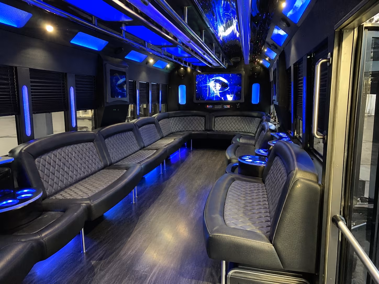 cedar hill 28 passenger party bus interior