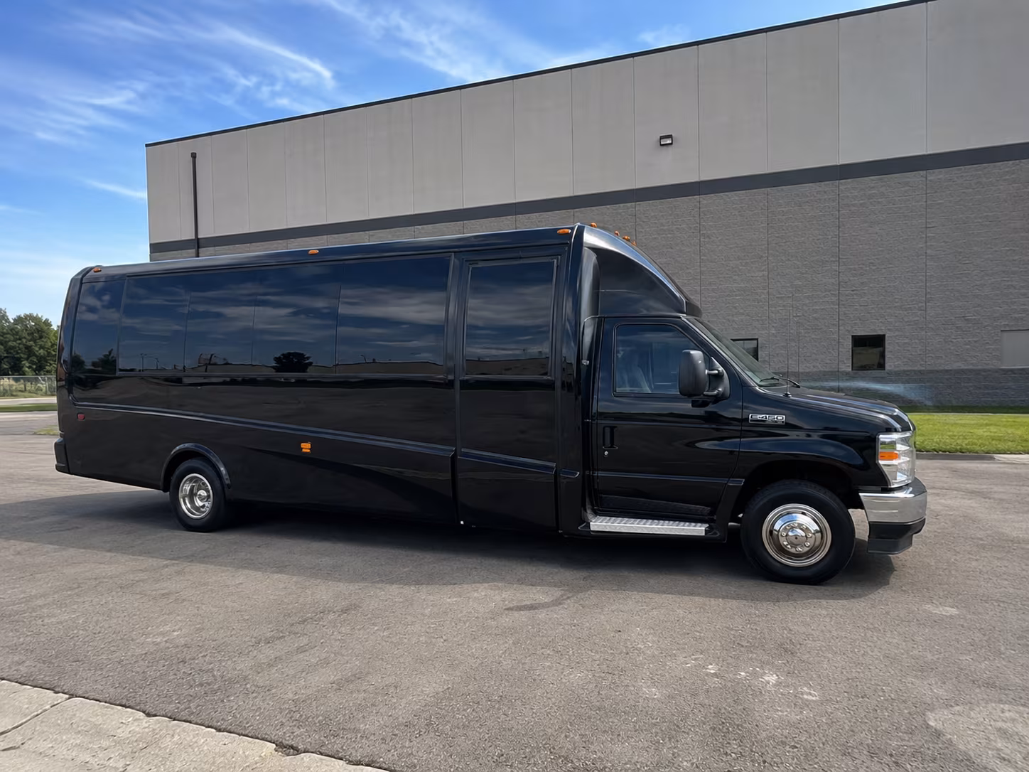 cedarhillcharterbuscompany com can help you get guests to cedar hill state park and joe pool lake venues