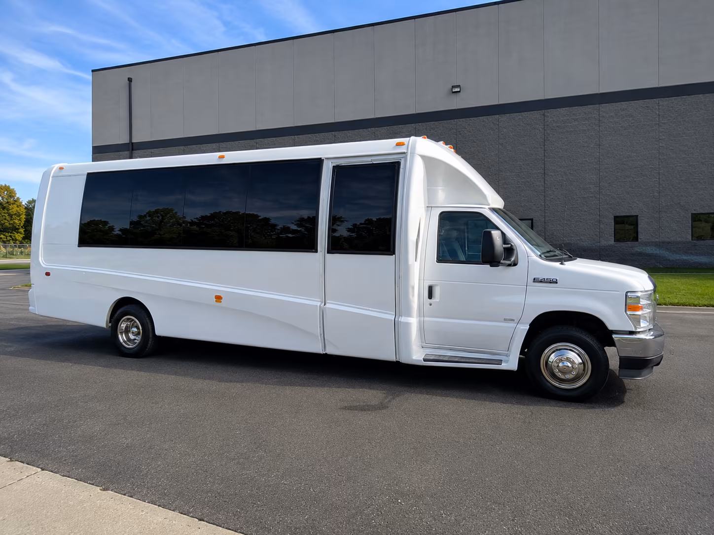 finding group transportation for a cedar hill wine tour has never been easier